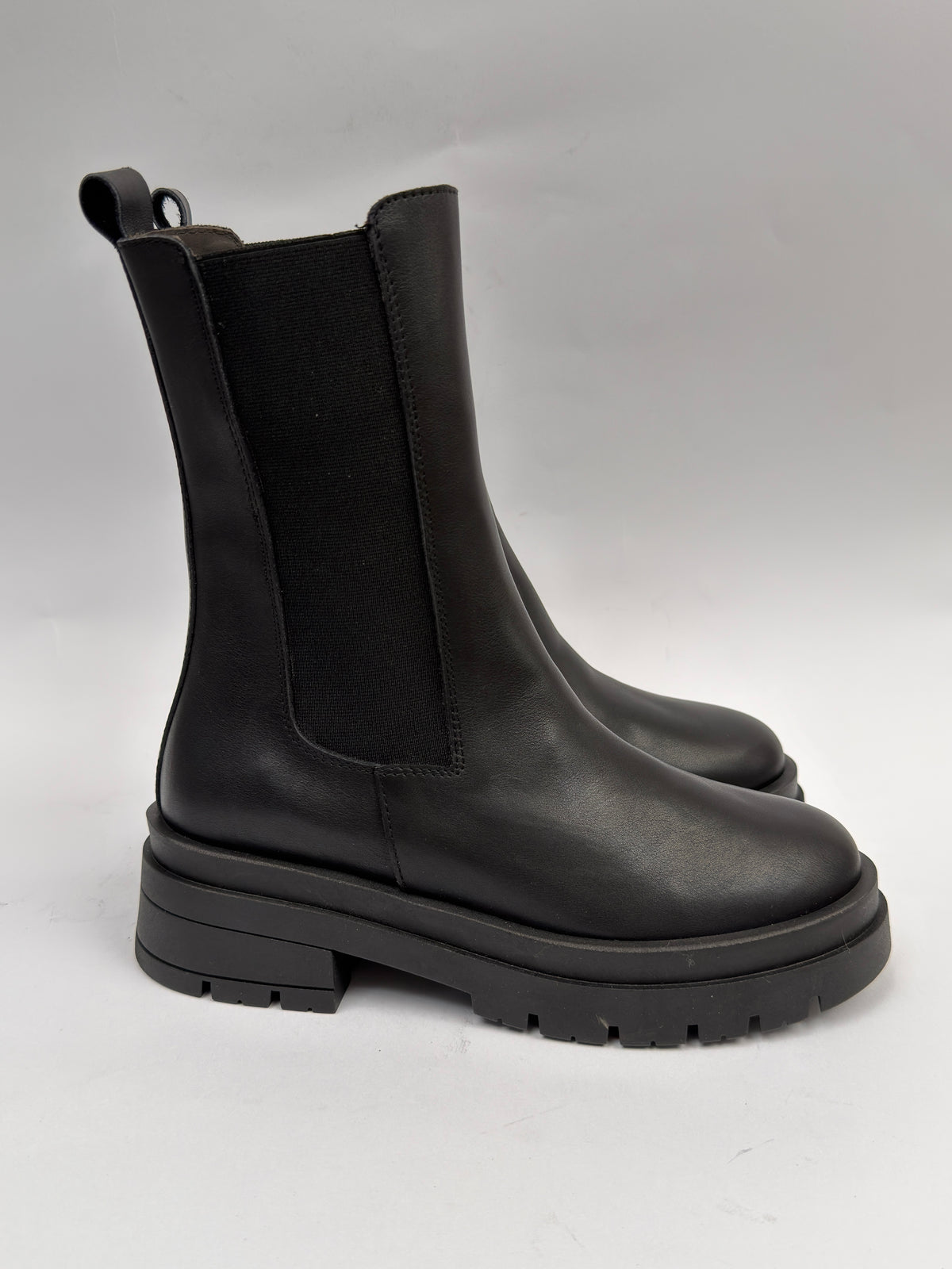 Chealse boots